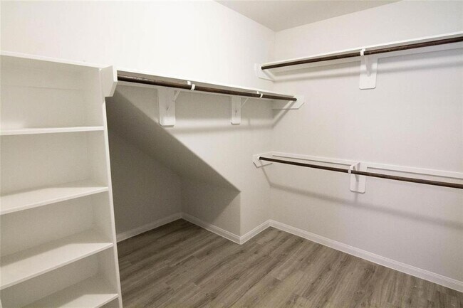Building Photo - 14711 Jennys Park Pl