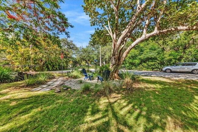 Building Photo - 7341 SW 64th Ct