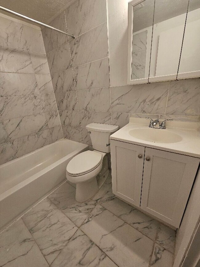 Building Photo - 189 Park Ave