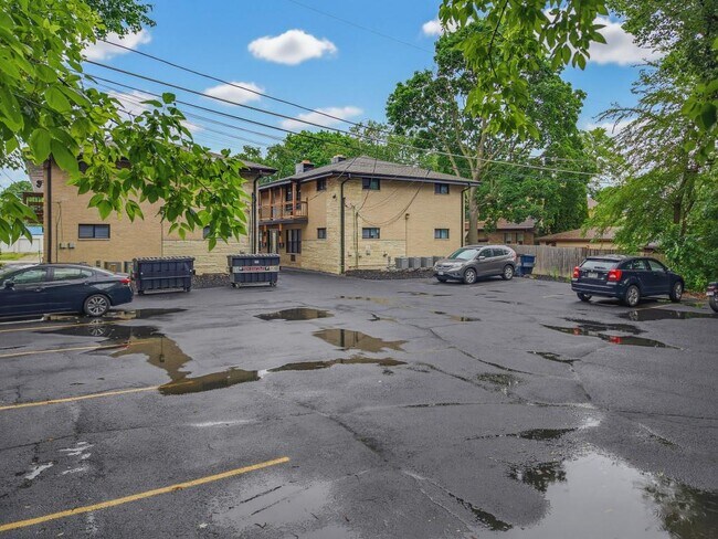 Building Photo - 2034 S 81st St