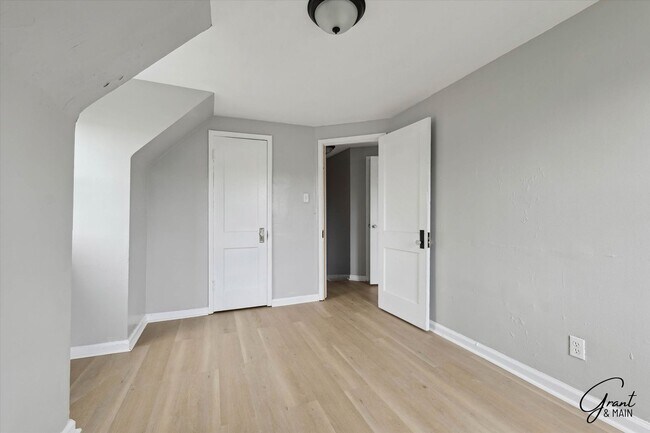 Building Photo - 18330/18332 Kelly Rd - Wise Man Investing LLC