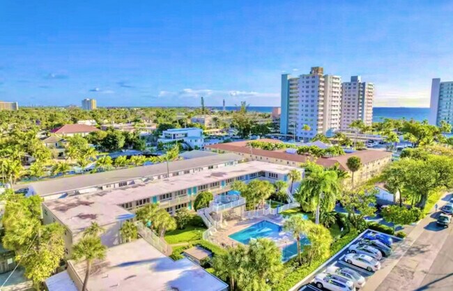 Building Photo - 3225 NE 16th St