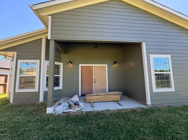 Building Photo - 8437 Winthrop Ln