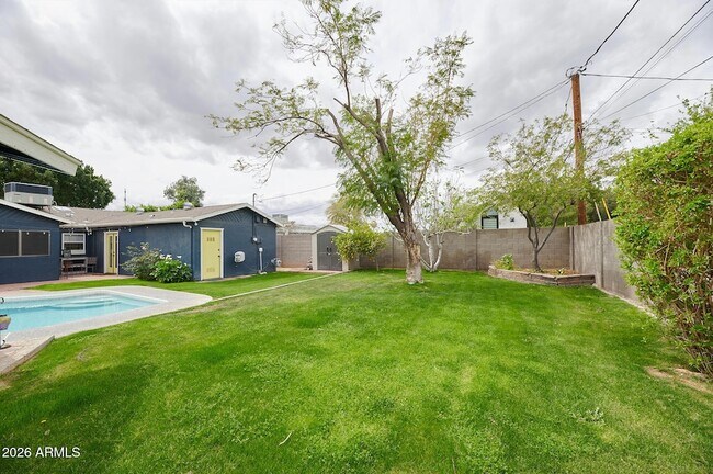 Building Photo - 1708 E Montebello Ave