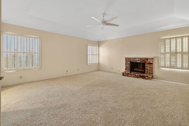 Building Photo - 5BR; 3BA Pool Home with Stunning Views in ...