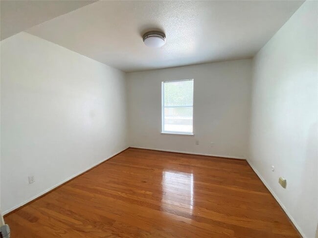 Building Photo - 6001 Reims Rd