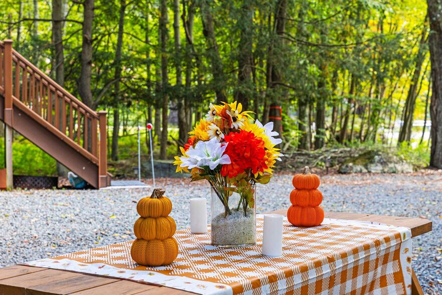 Building Photo - 2174 Lakeview Dr E