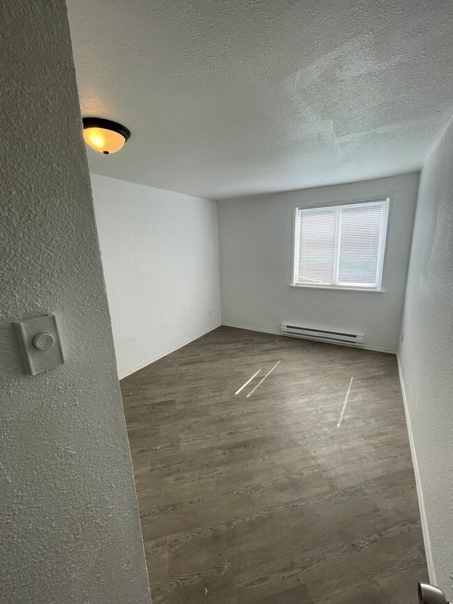 Building Photo - 1819 S 93rd St