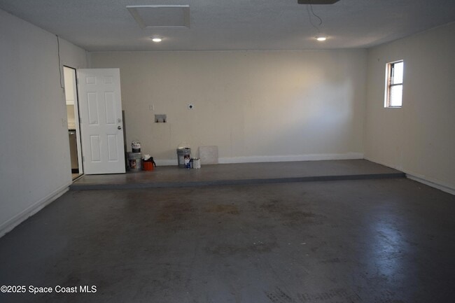 Building Photo - 1657 Norwood St NE