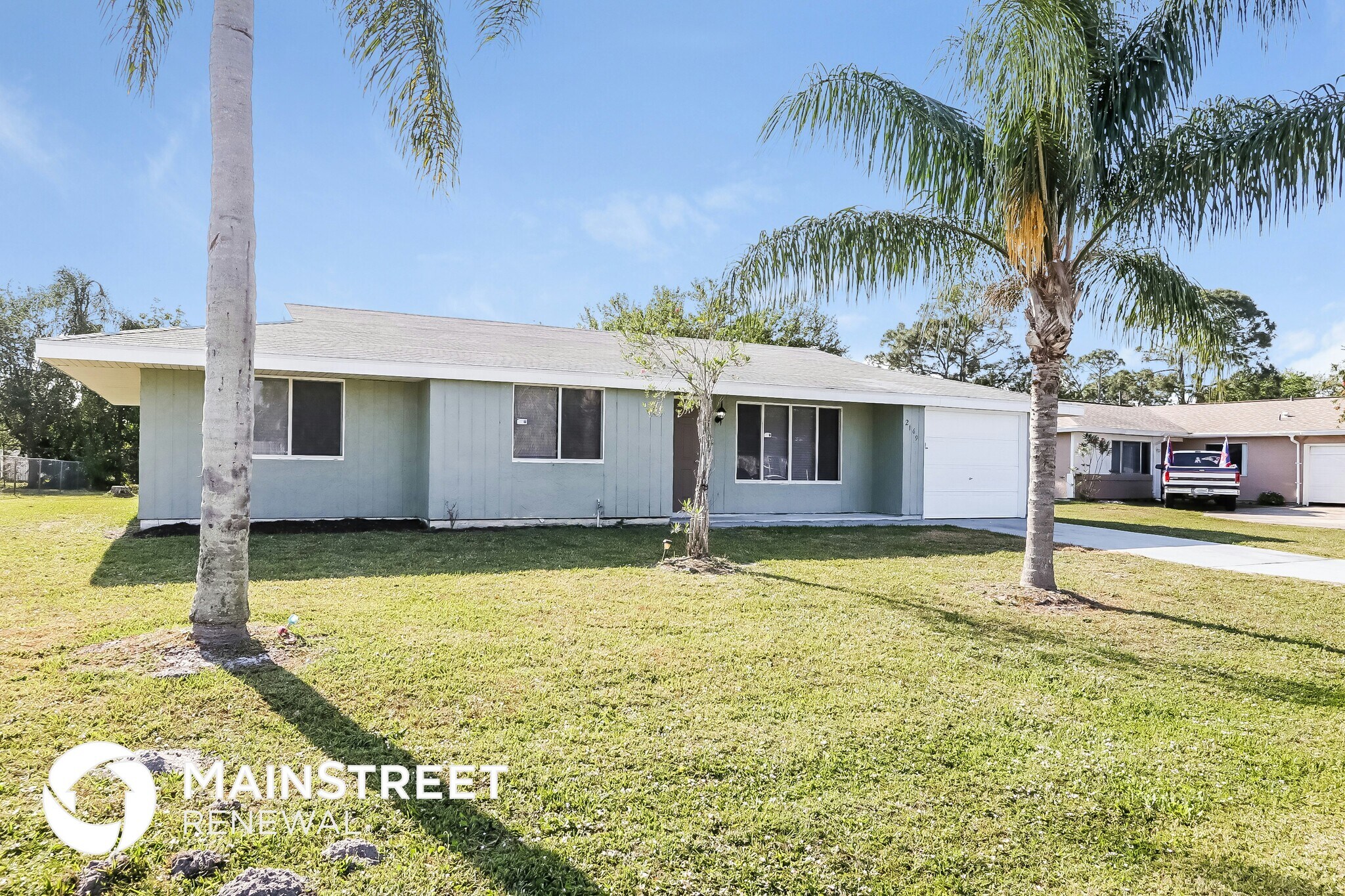 Building Photo - 2169 SE Shelter Dr