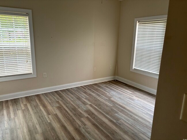 Building Photo - 2013 Silvercrest Dr