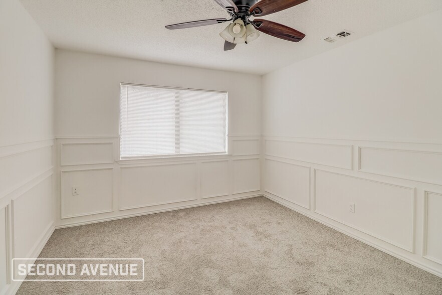 Building Photo - 8802 Briarwood Dr