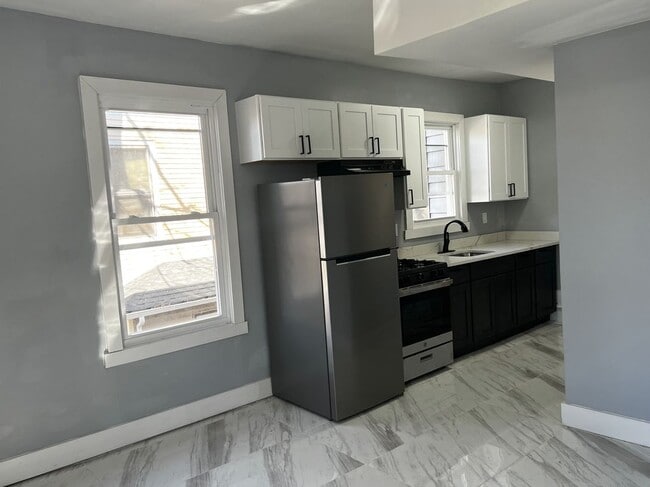 Building Photo - 237-239-239 S 7th St