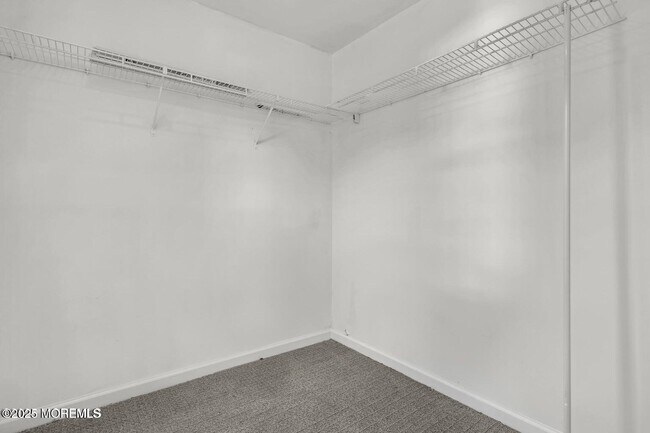 Building Photo - 58 Garden Ave