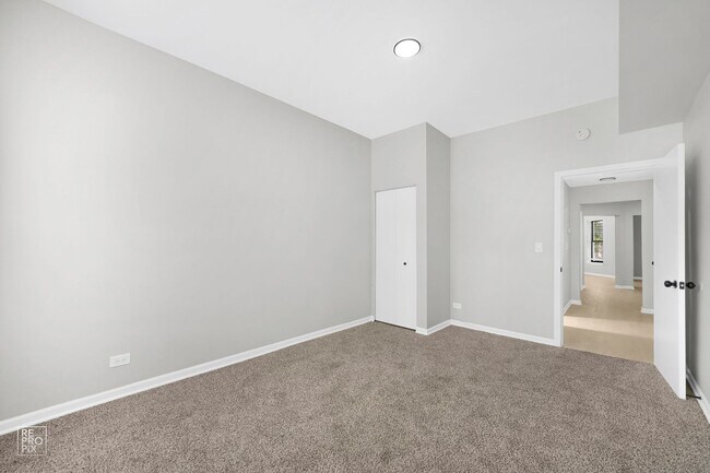 Building Photo - 602 N Lorel Ave 5340-46 W Ohio Chicago, IL 60644