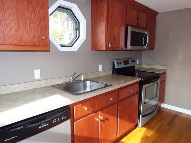 Building Photo - 60 Alpine Pl