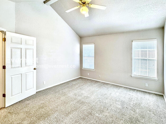 Building Photo - 1201 W 112th St