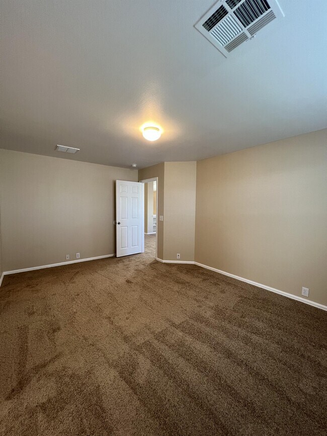Building Photo - 9411 Massaro St
