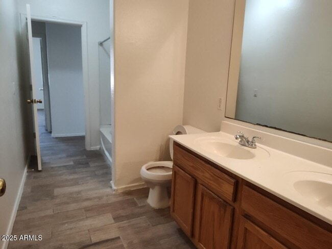 Building Photo - 44224 W Cydnee Dr
