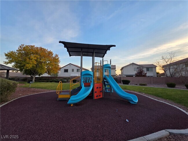 Building Photo - 909 E Malibu Sands Ave