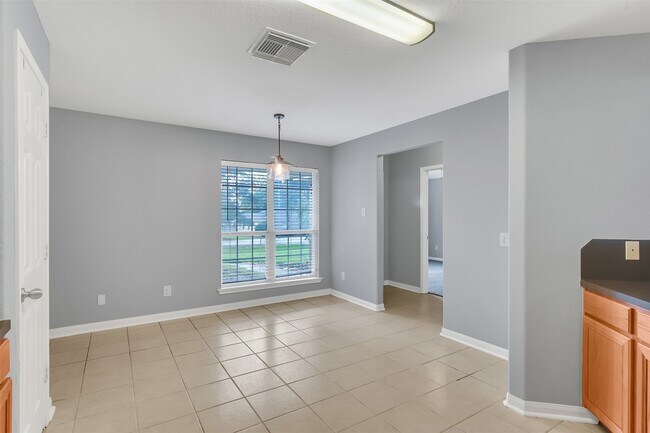 Building Photo - 223 Fantasy Ln