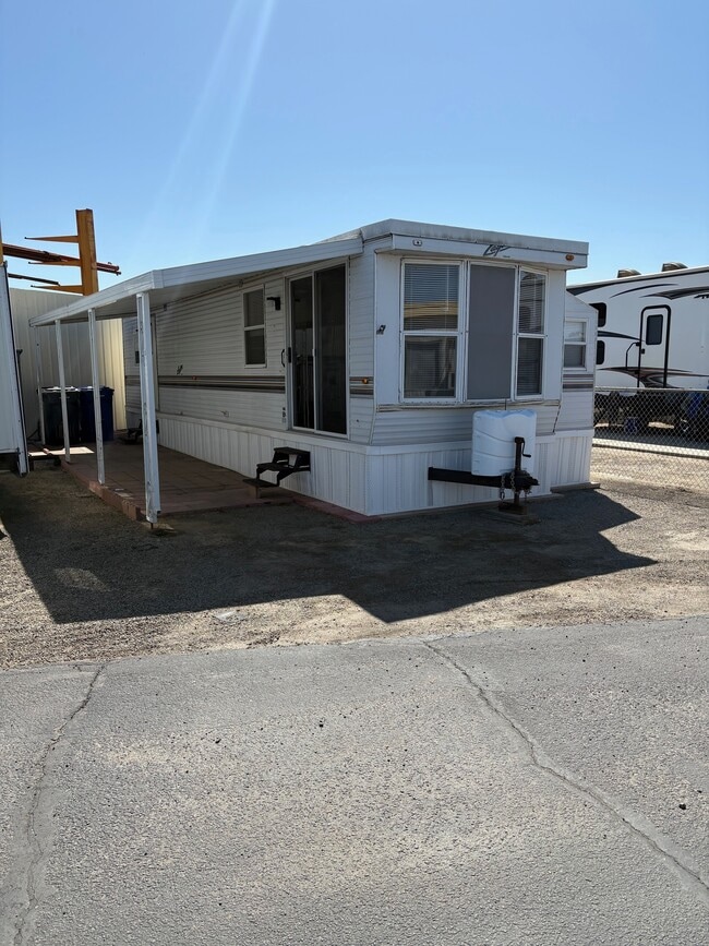 Building Photo - 12374 Mapleview St