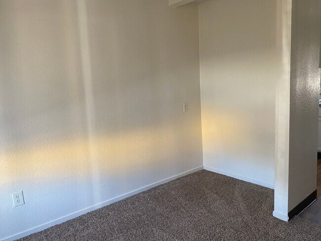 Building Photo - happyvalley5410