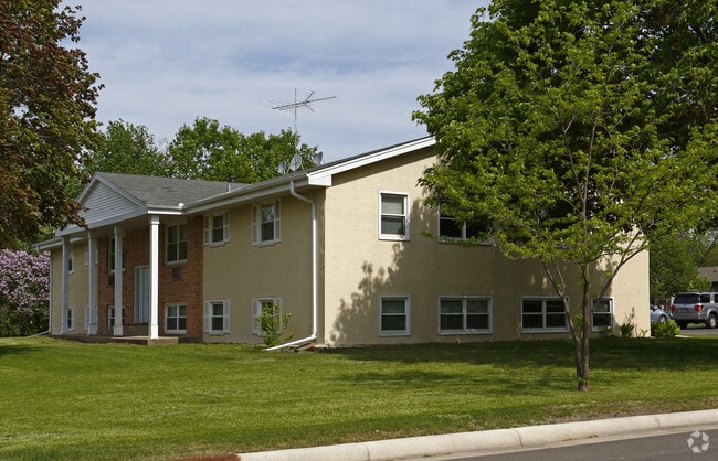 Building Photo - 625 3rd St E