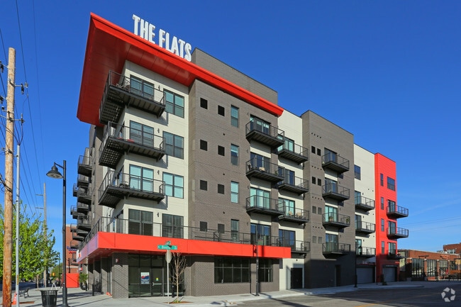 Primary Photo - The Flats on Archer - Discounted Rates on ...