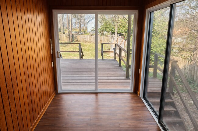 Building Photo - 3544 Bell St