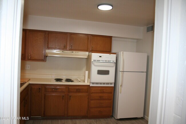 Building Photo - 11014 W Cheryl Dr