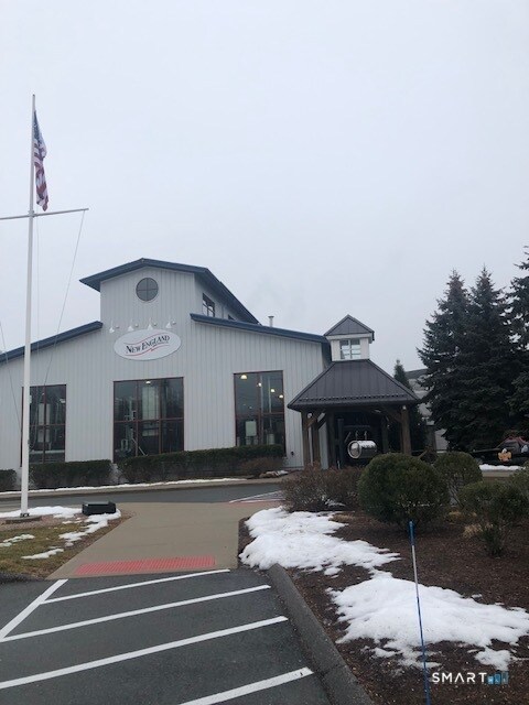 Building Photo - 1 Indian Neck Ave