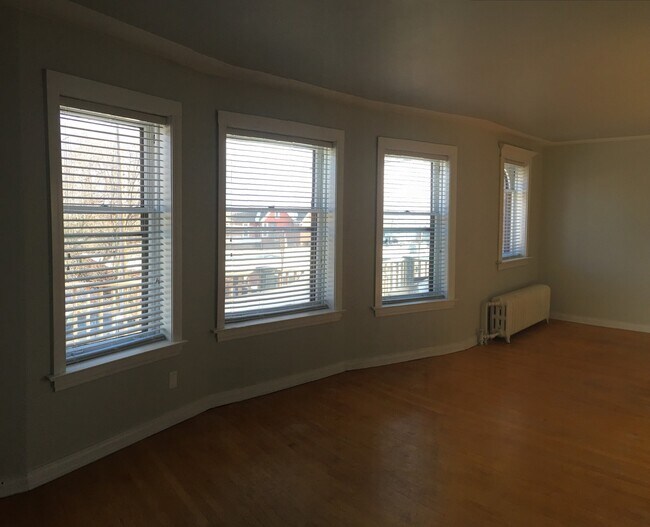 Building Photo - 109-111 Duplex