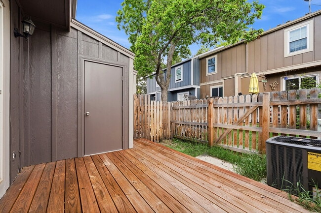 Building Photo - $2,140.95 with $300 off the first month's rent, 2 Beds - 2 Bath, Single Family Home in Centennial...