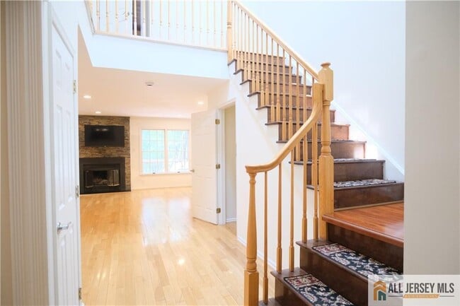 Building Photo - 56 Coriander Dr