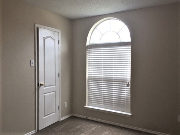 Building Photo - 7919 Mourning Dove Dr