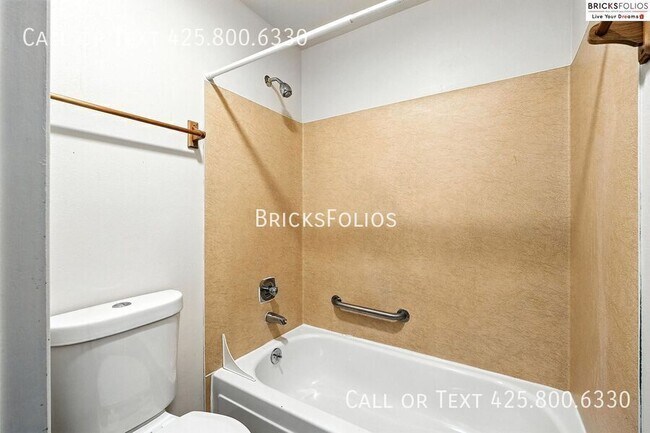 Building Photo - 820 Cady Rd
