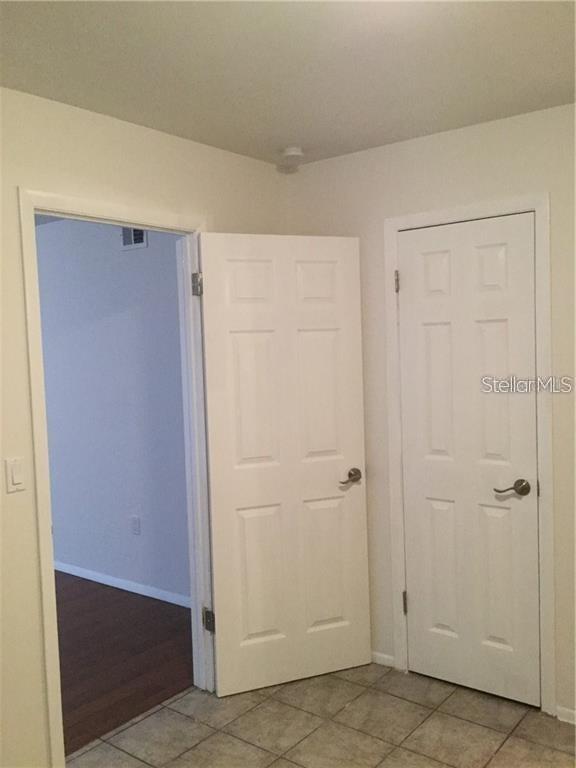 Building Photo - 5999 Village Cir N