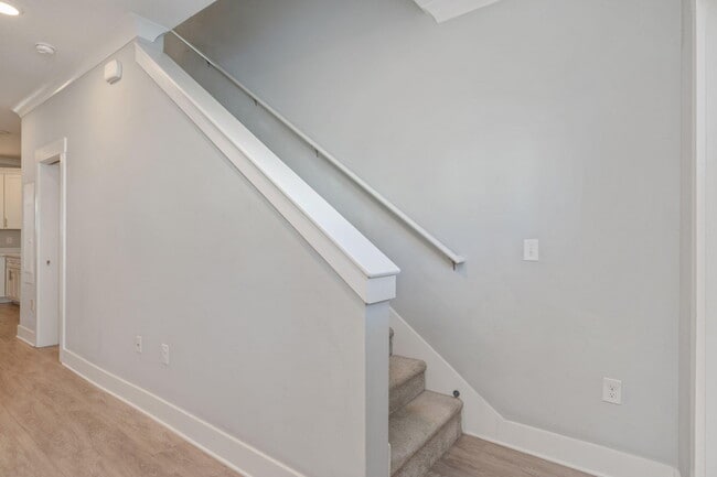 Building Photo - 147 N Sand Palm Rd