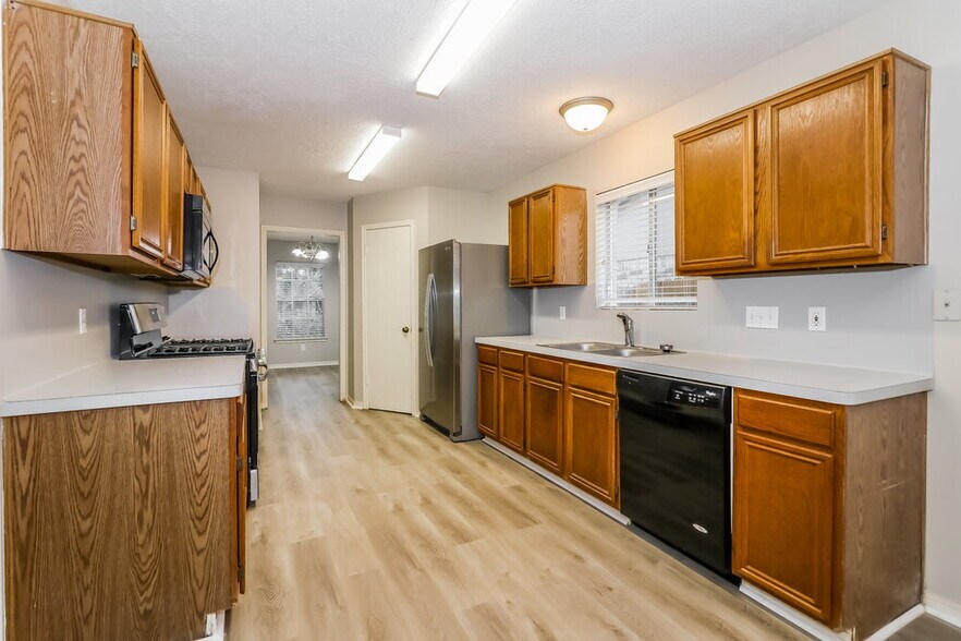 Building Photo - 4635 Linden Pl