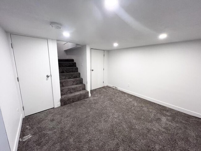 Building Photo - 778 S 400 E