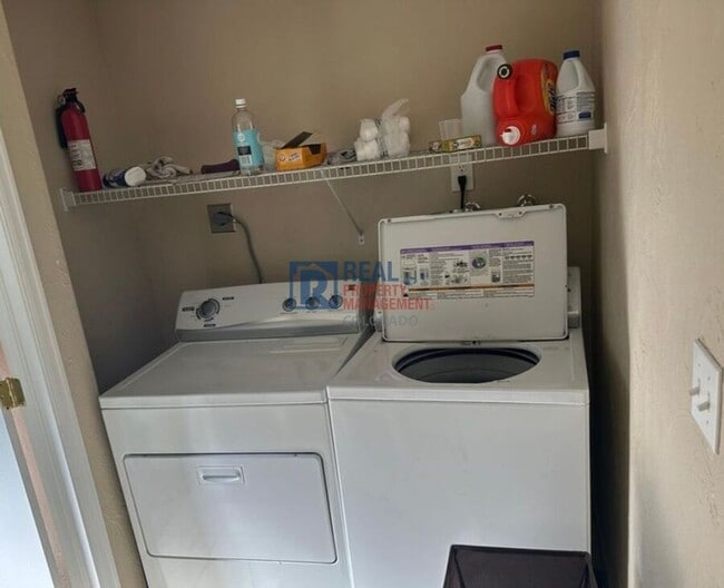 Building Photo - 831 Winchester Dr