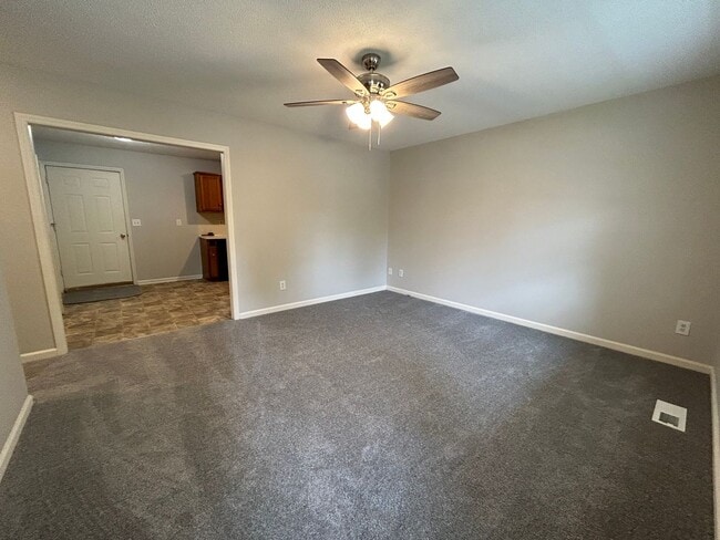 Building Photo - 308 Poplar St