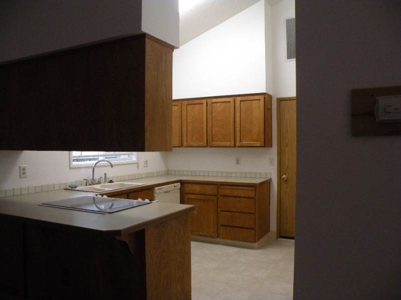 Building Photo - 15177 SW Barcelona Way