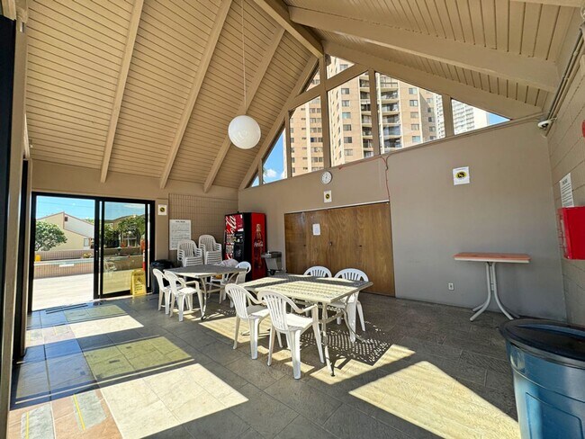 Building Photo - Park at Pearlridge