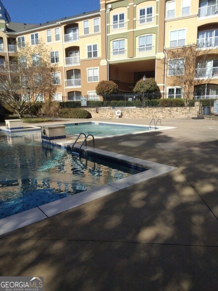 Building Photo - 10 Perimeter Summit Blvd