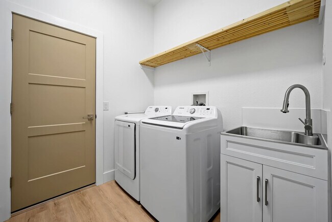 Building Photo - 110 Wellstone Dr