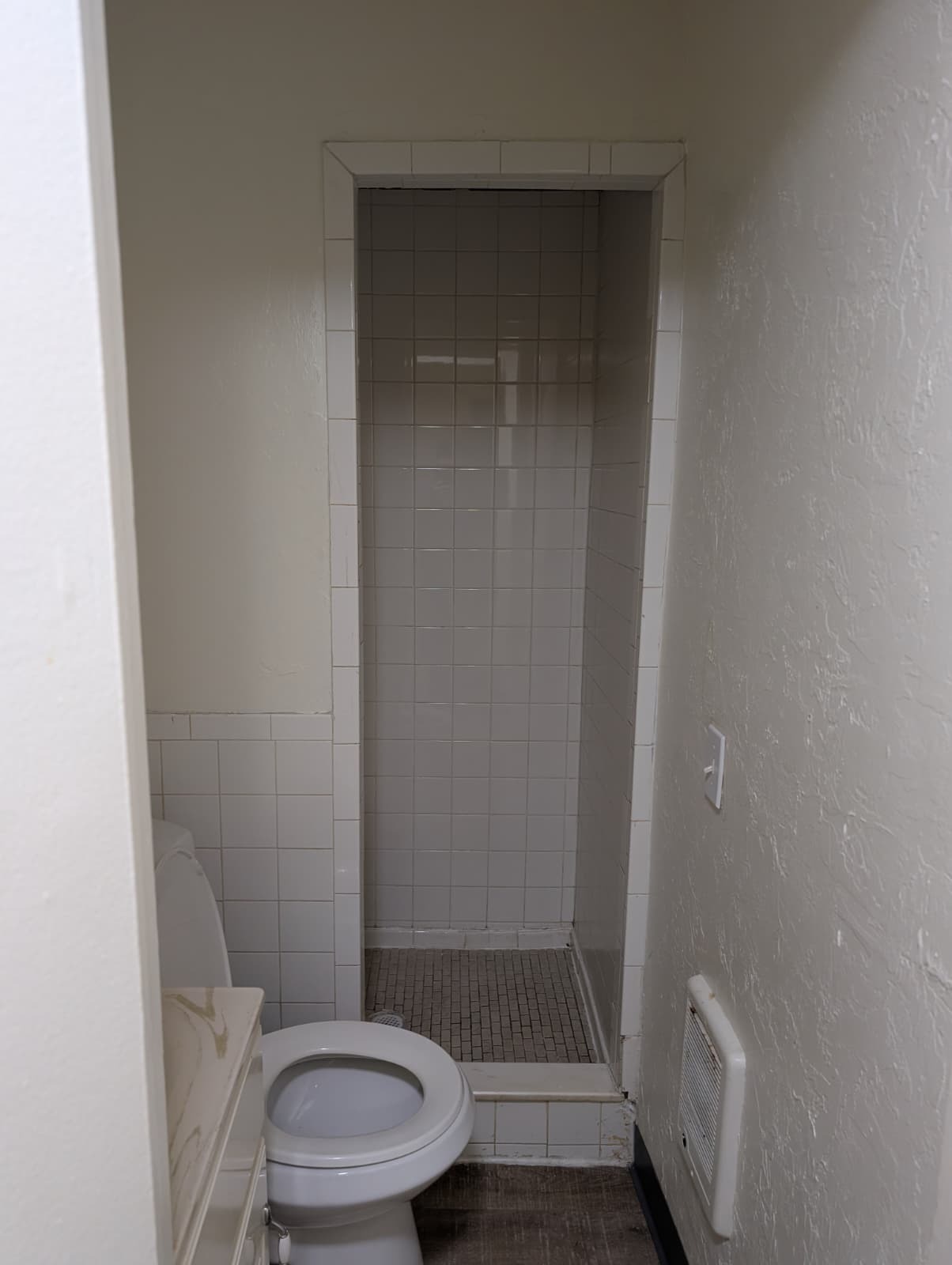 Building Photo - 2314 Broadway Ave