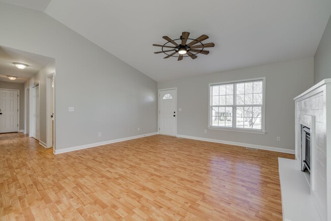 Building Photo - Nicely updated and well-maintained 3 bedro...