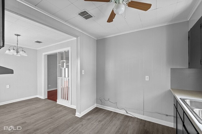 Building Photo - 154 E Wyandotte St